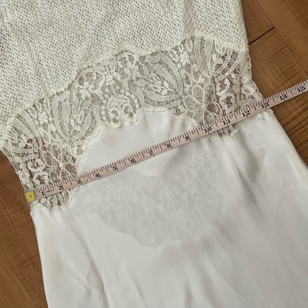 Gorgeous Brand New 90’s Vintage White Dress with Lace Detail - Picture 5 of 11